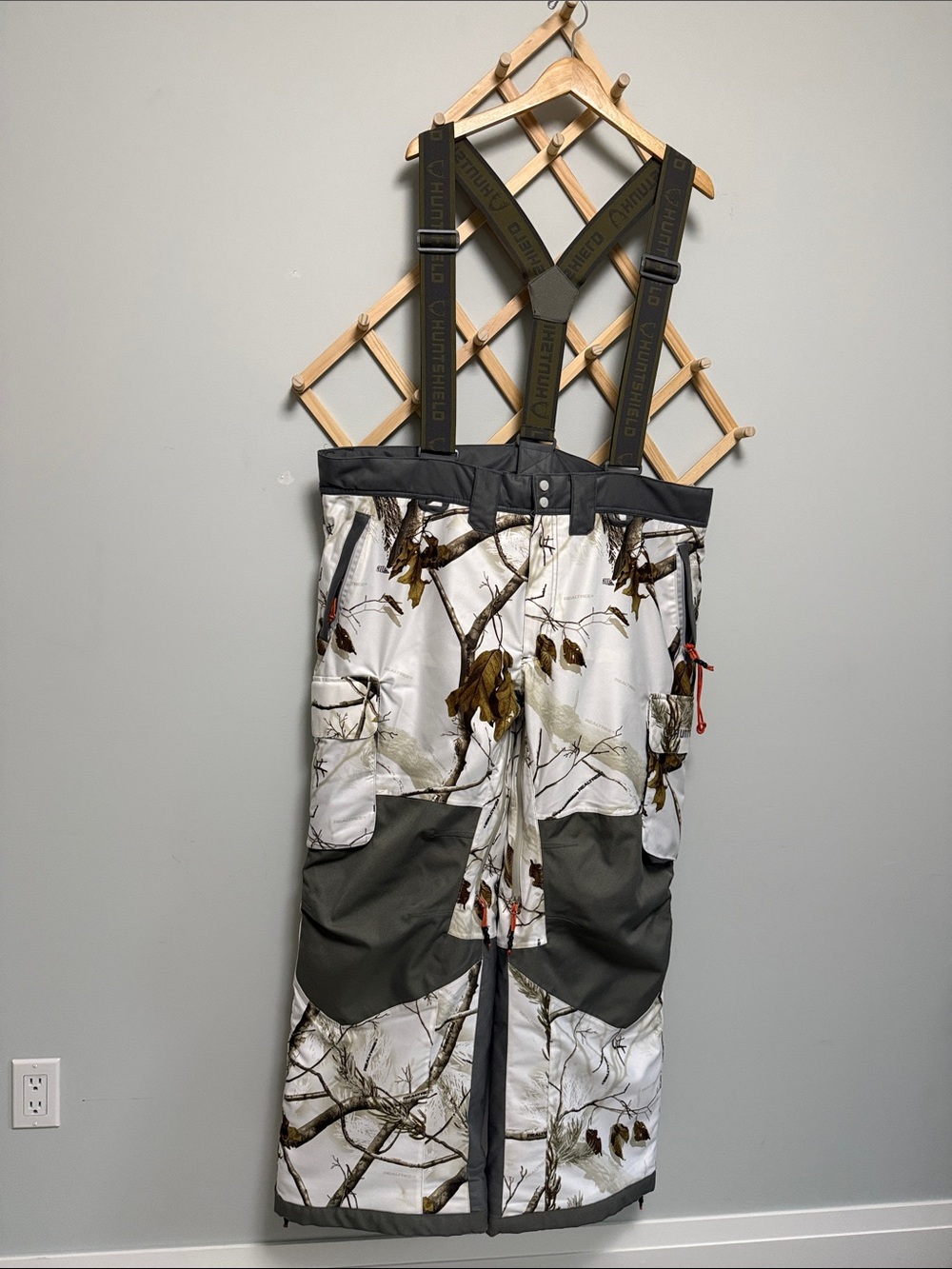 HuntShield Camo Hunting Bib Overalls – XXL– Tree Camo – Excellent Condition,gift